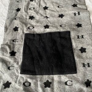 Michael kors wrap. Perfect conditionn, worn once. Black and grey colour.